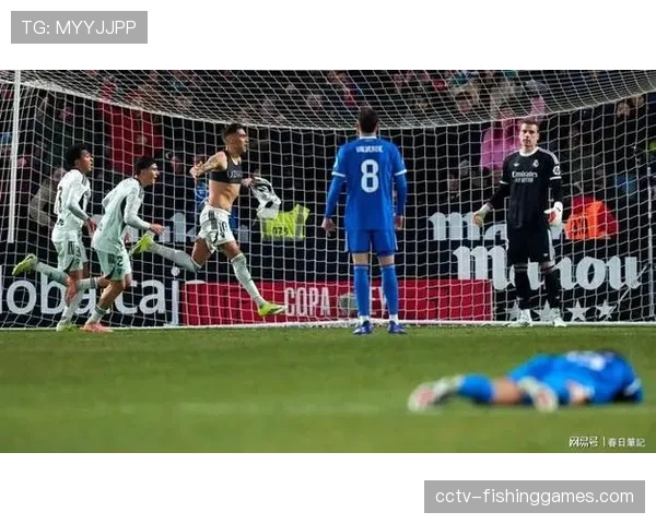 半场战报：勒沃库森1-0莱比锡，弗林蓬右路突破制造全场最高5次传中